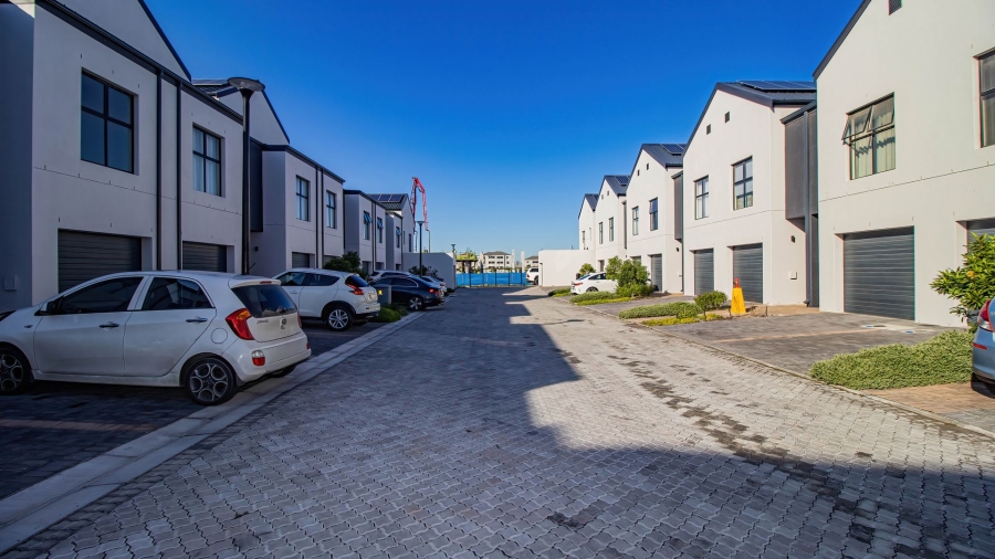 To Let 3 Bedroom Property for Rent in Sandown Western Cape